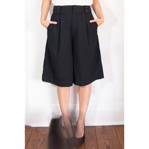 2/$25🍓Gap Black Culottes with Button Detail on Waist, Size 6